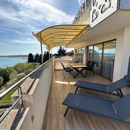Capri Hotel 3*