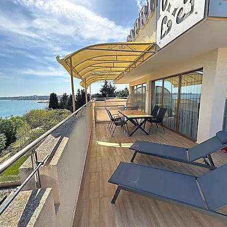 Capri Hotel 3*