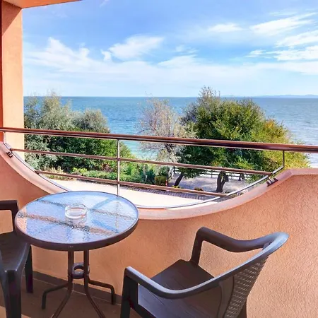 капри Хотел 3*